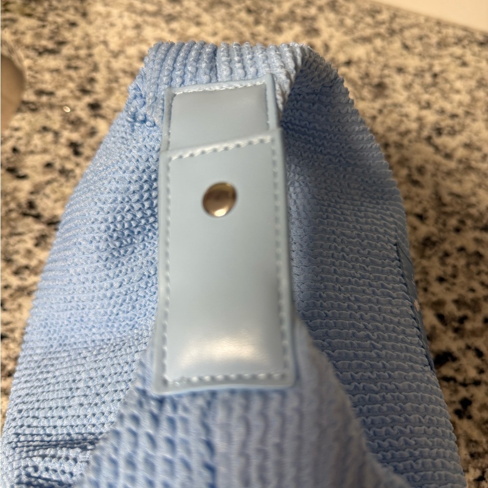 Kate Spade Make-up/accessory Textured Blue Bag - Picture 4 of 5